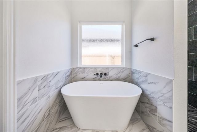 4609 Eagle Nest Court, Granbury, TX 76048