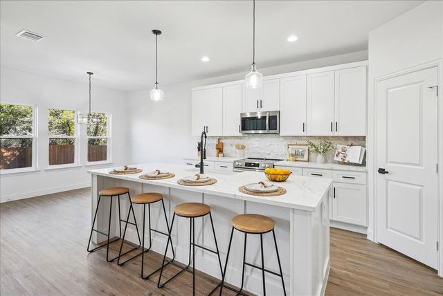 4609 Eagle Nest Court, Granbury, TX 76048