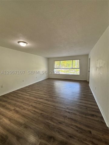7470 Miami Lakes Dr B208, Miami Lakes, FL 33014