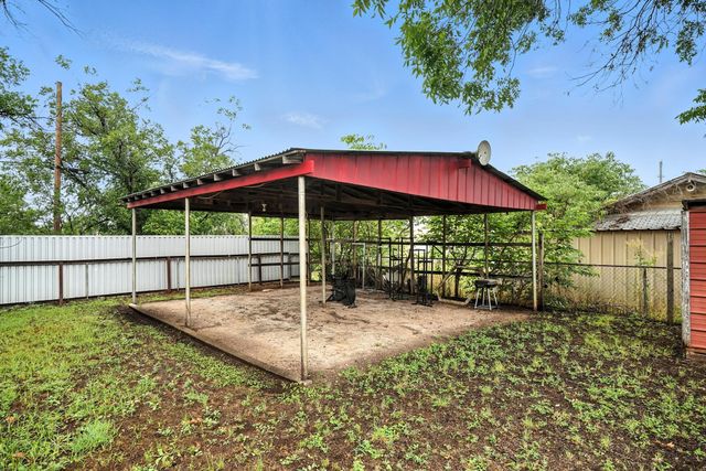 907 Bowie Street, Sweetwater, TX 79556