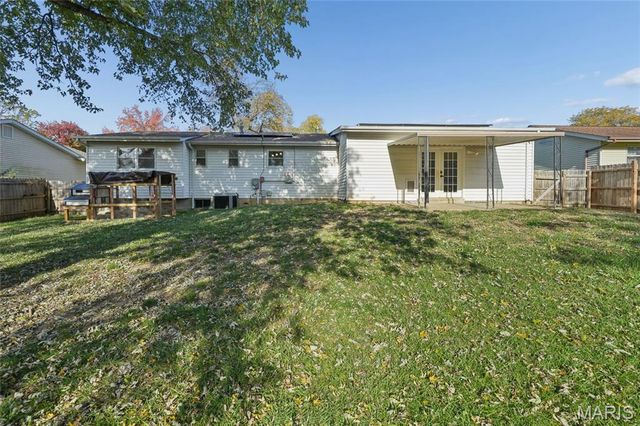 4136 Bridgehampton Drive, St Charles, MO 63304