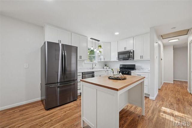 4136 Bridgehampton Drive, St Charles, MO 63304