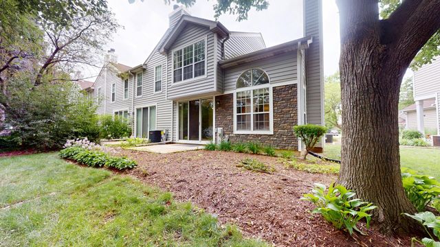 1237 Cranbrook Drive, Schaumburg, IL 60193