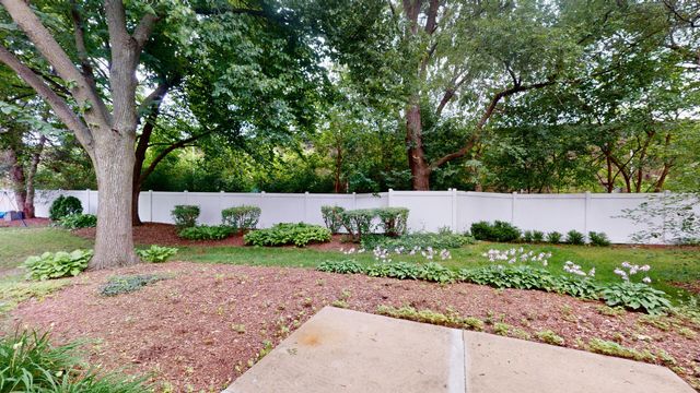 1237 Cranbrook Drive, Schaumburg, IL 60193