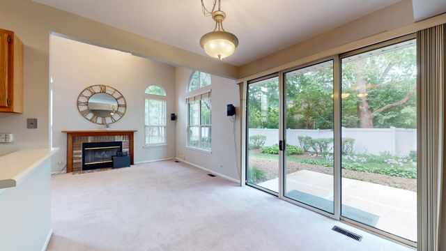 1237 Cranbrook Drive, Schaumburg, IL 60193
