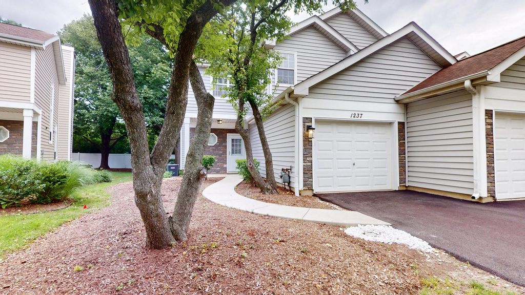 1237 Cranbrook Drive, Schaumburg, IL 60193