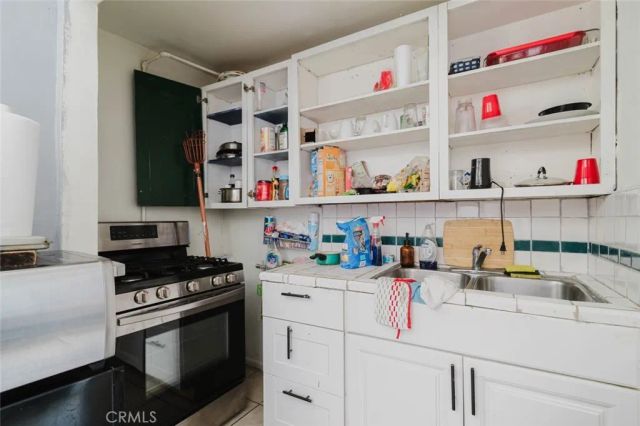 3650 7th Avenue, Los Angeles, CA 90018