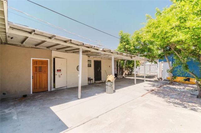 3650 7th Avenue, Los Angeles, CA 90018