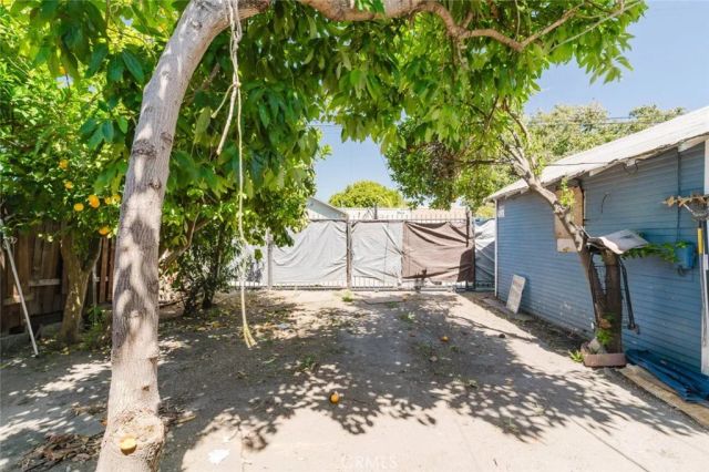 3650 7th Avenue, Los Angeles, CA 90018