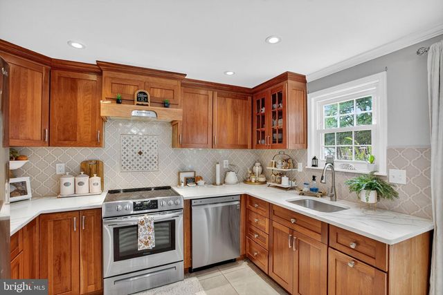 8460 RIPPLED CREEK CT, Springfield, VA 22153