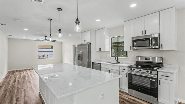 1311 NORTHGLEN LANE, Lakeland, FL 33813