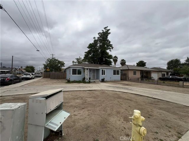 501 W Latham, Hemet, CA 92543
