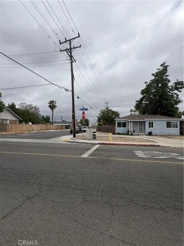 501 W Latham, Hemet, CA 92543