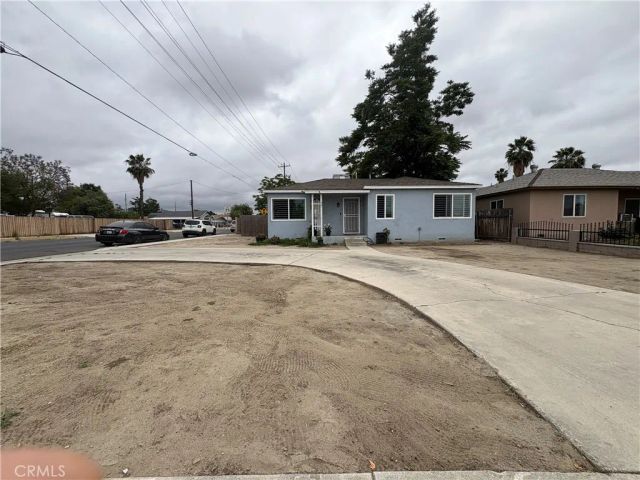 501 W Latham, Hemet, CA 92543