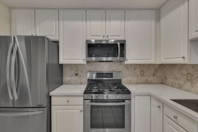 8083 Farm Crossing Circle, Powell, OH 43065