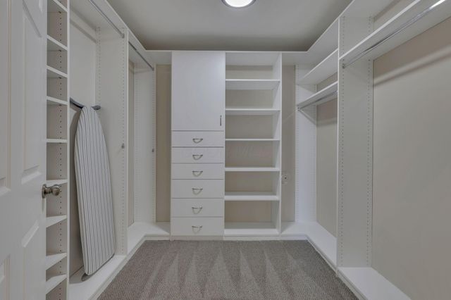 8083 Farm Crossing Circle, Powell, OH 43065