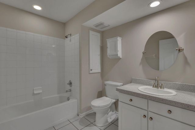 8083 Farm Crossing Circle, Powell, OH 43065