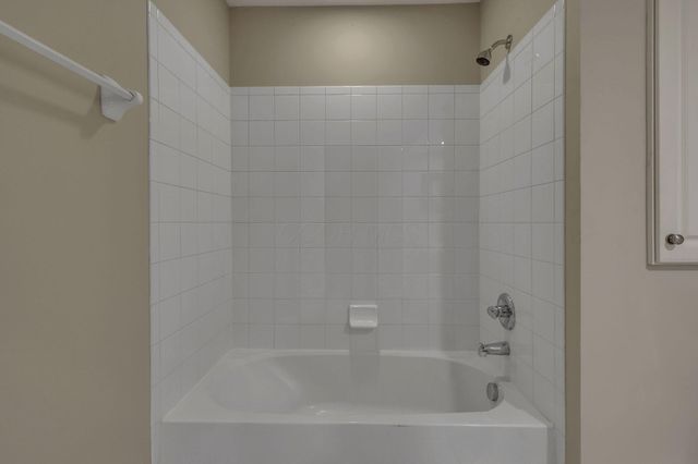 8083 Farm Crossing Circle, Powell, OH 43065