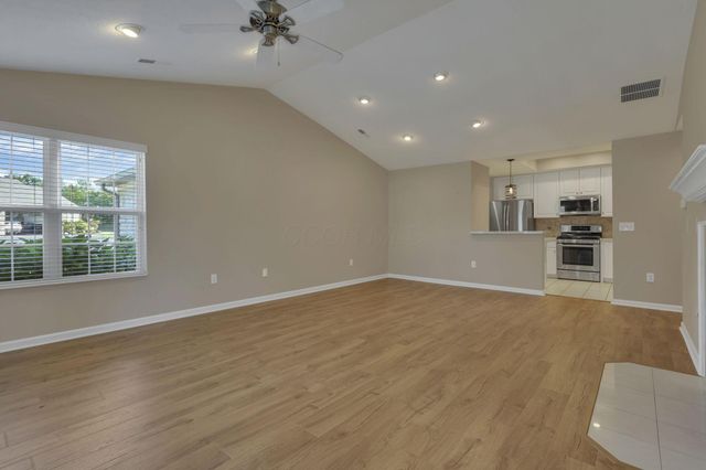 8083 Farm Crossing Circle, Powell, OH 43065