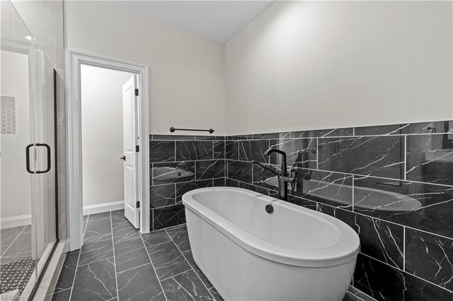 2500 Peaceful LN, Virginia Beach, VA 23456