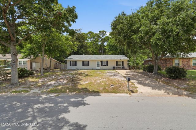 32 Yorkshire Parkway, Gulfport, MS 39503