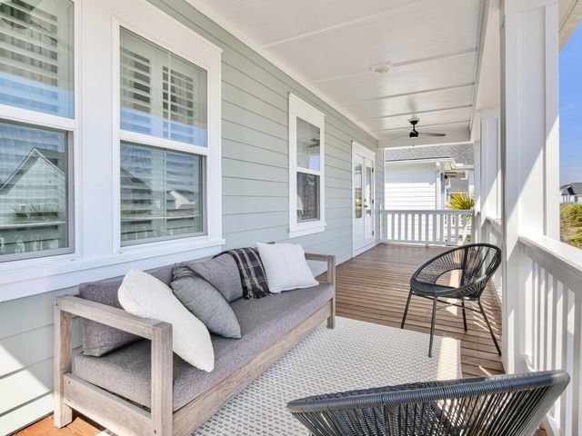 1820 Agate Bay Drive, Mount Pleasant, SC 29466