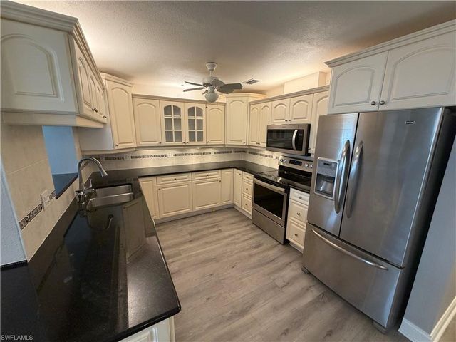 2121 SE 1st TER, Cape Coral, FL 33990