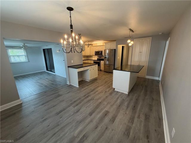2121 SE 1st TER, Cape Coral, FL 33990