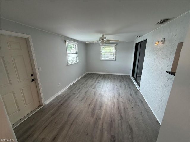 2121 SE 1st TER, Cape Coral, FL 33990