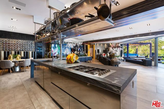 8356 SUNSET VIEW Drive, Los Angeles, CA 90069