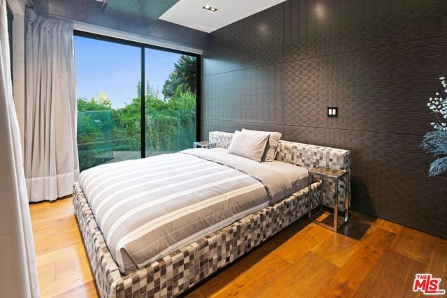 8356 SUNSET VIEW Drive, Los Angeles, CA 90069