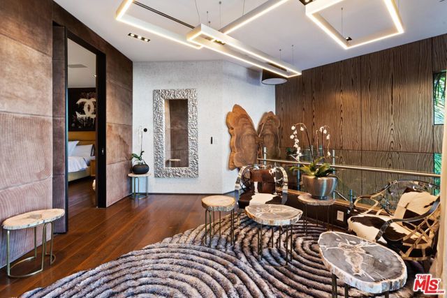 8356 SUNSET VIEW Drive, Los Angeles, CA 90069