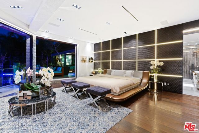 8356 SUNSET VIEW Drive, Los Angeles, CA 90069