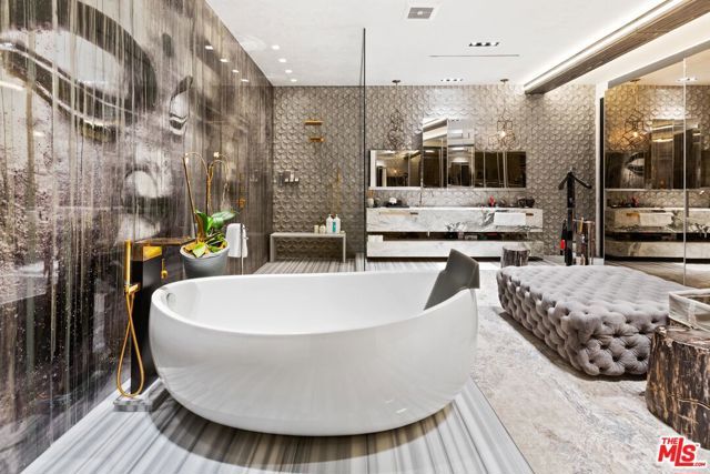 8356 SUNSET VIEW Drive, Los Angeles, CA 90069