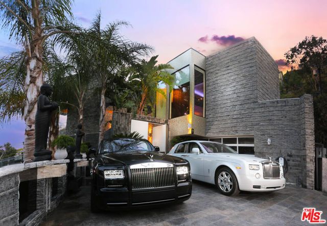 8356 SUNSET VIEW Drive, Los Angeles, CA 90069