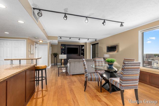 62 Campau Circle, Grand Rapids, MI 49503