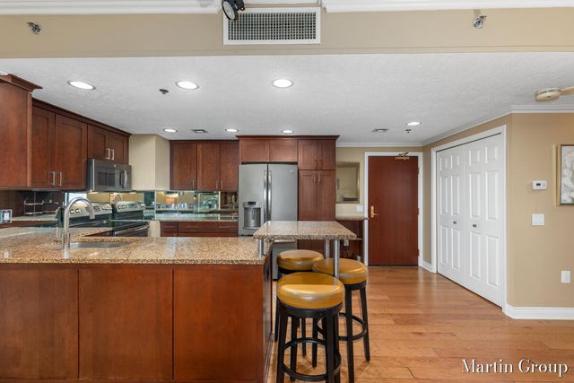 62 Campau Circle, Grand Rapids, MI 49503