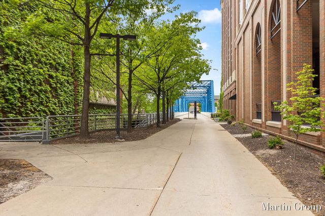 62 Campau Circle, Grand Rapids, MI 49503