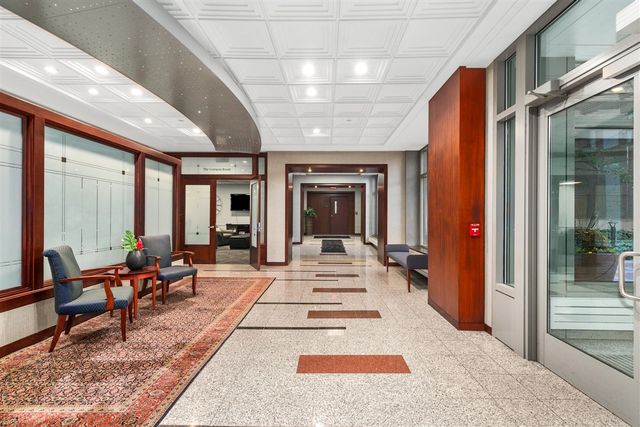 62 Campau Circle, Grand Rapids, MI 49503
