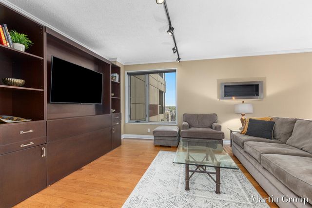 62 Campau Circle, Grand Rapids, MI 49503