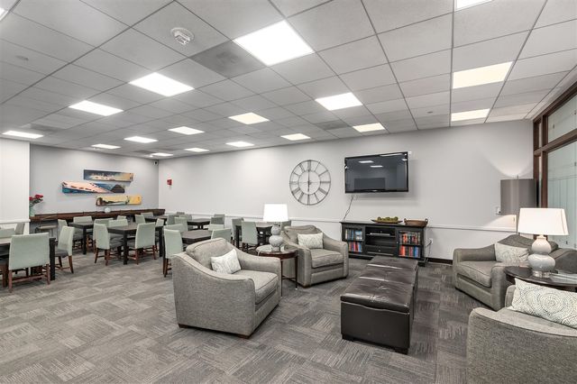 62 Campau Circle, Grand Rapids, MI 49503