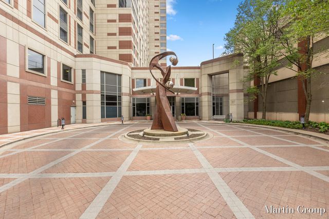62 Campau Circle, Grand Rapids, MI 49503