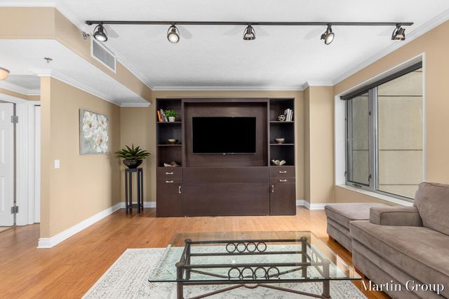 62 Campau Circle, Grand Rapids, MI 49503