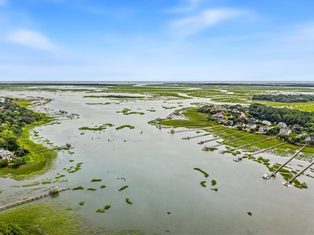 1759 Crystal Lake Drive, Charleston, SC 29412