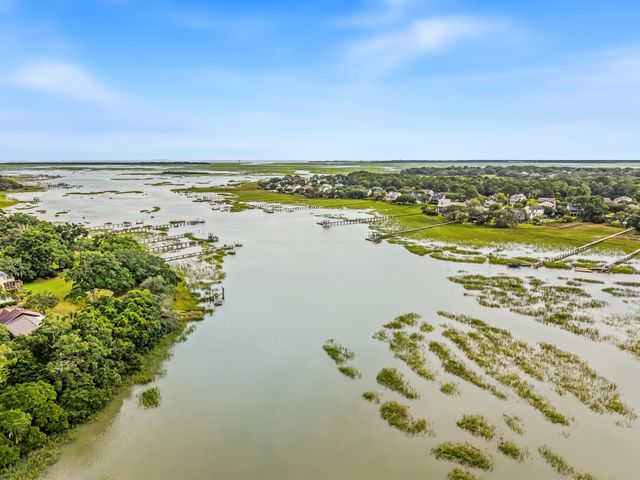 1759 Crystal Lake Drive, Charleston, SC 29412