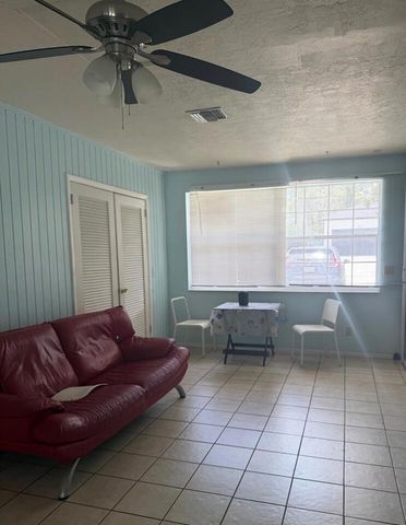 901 SHELDON Avenue, Lehigh Acres, FL 33936