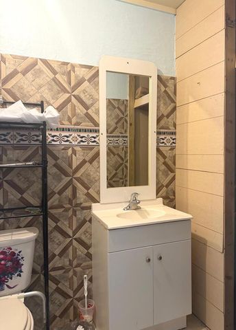 901 SHELDON Avenue, Lehigh Acres, FL 33936
