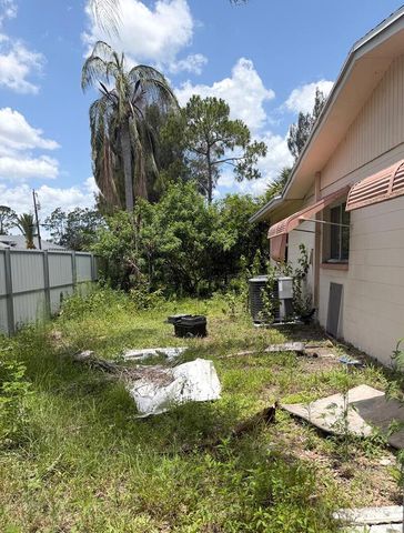 901 SHELDON Avenue, Lehigh Acres, FL 33936
