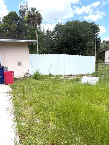 901 SHELDON Avenue, Lehigh Acres, FL 33936