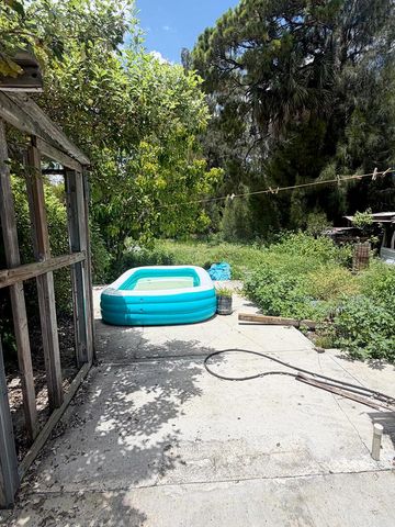 901 SHELDON Avenue, Lehigh Acres, FL 33936